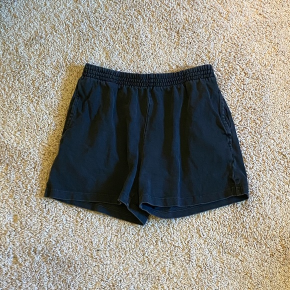 Brandy Melville Pants - brandy melville rosa sweatshorts